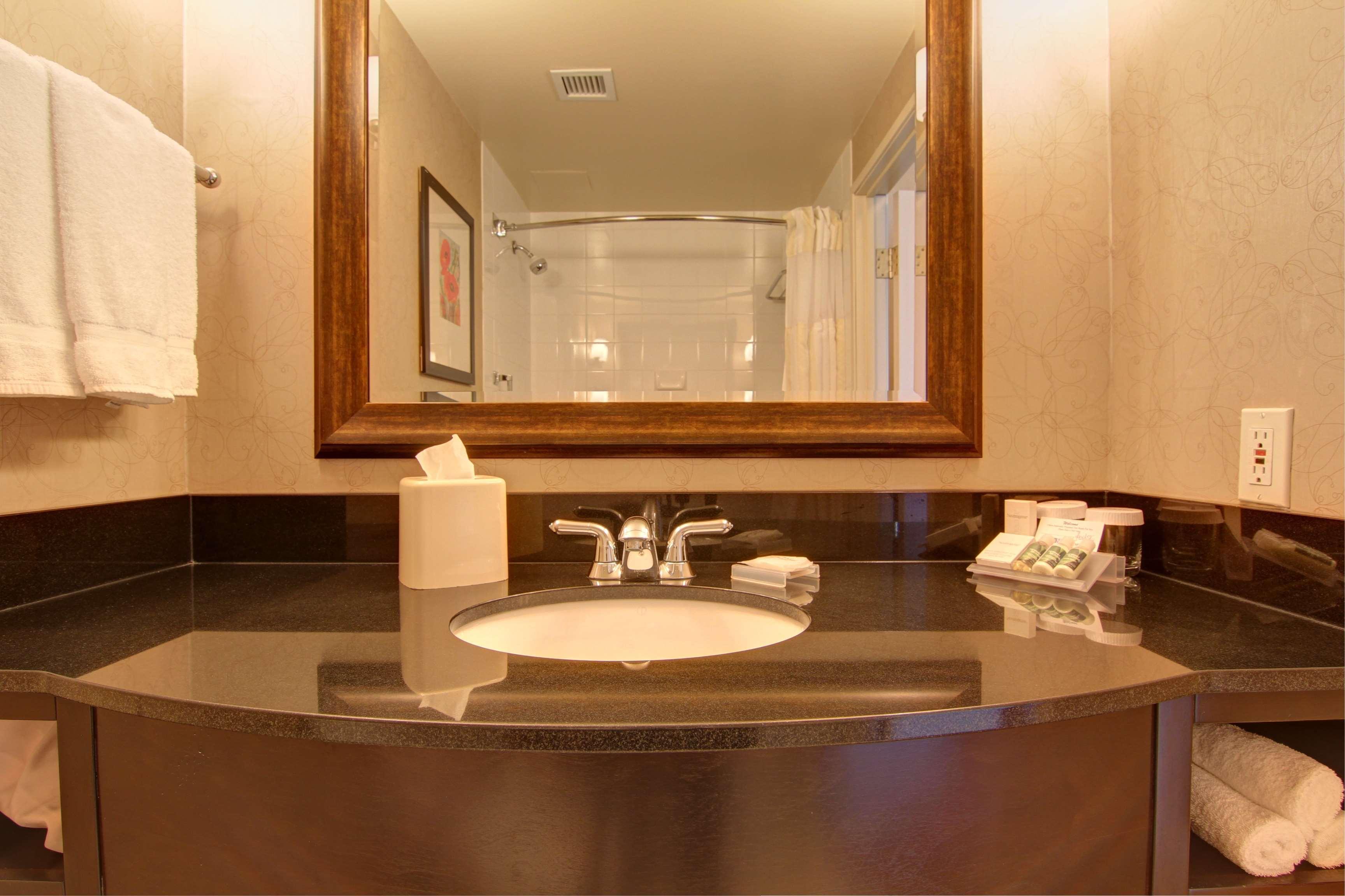 Hilton Garden Inn Calgary Airport Екстер'єр фото