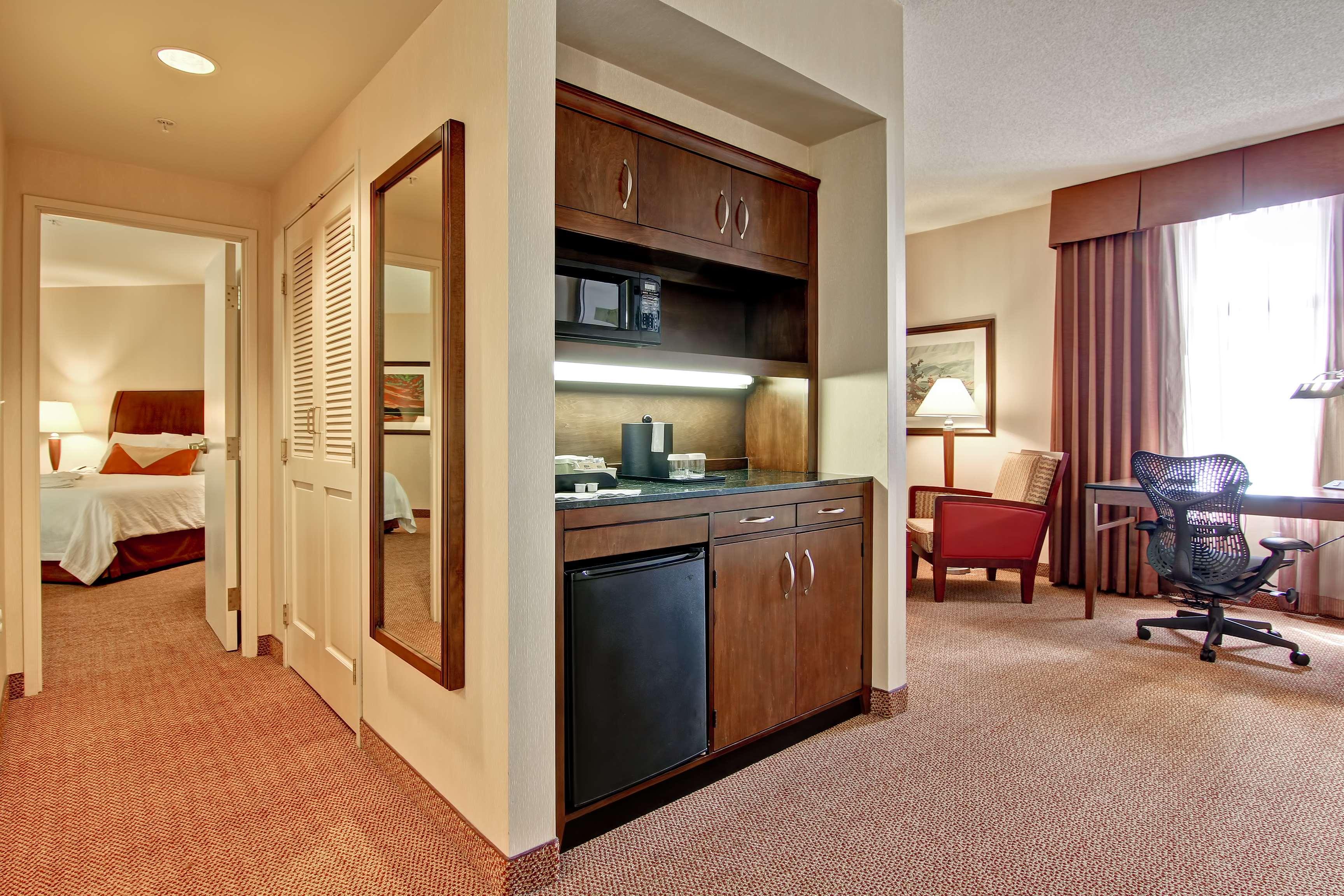 Hilton Garden Inn Calgary Airport Екстер'єр фото