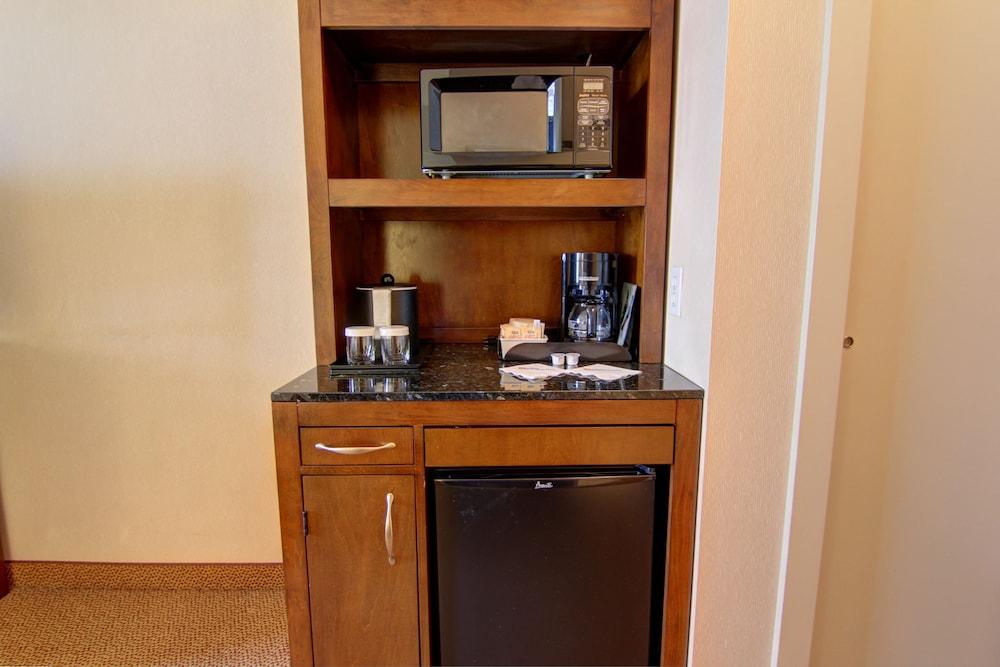 Hilton Garden Inn Calgary Airport Екстер'єр фото