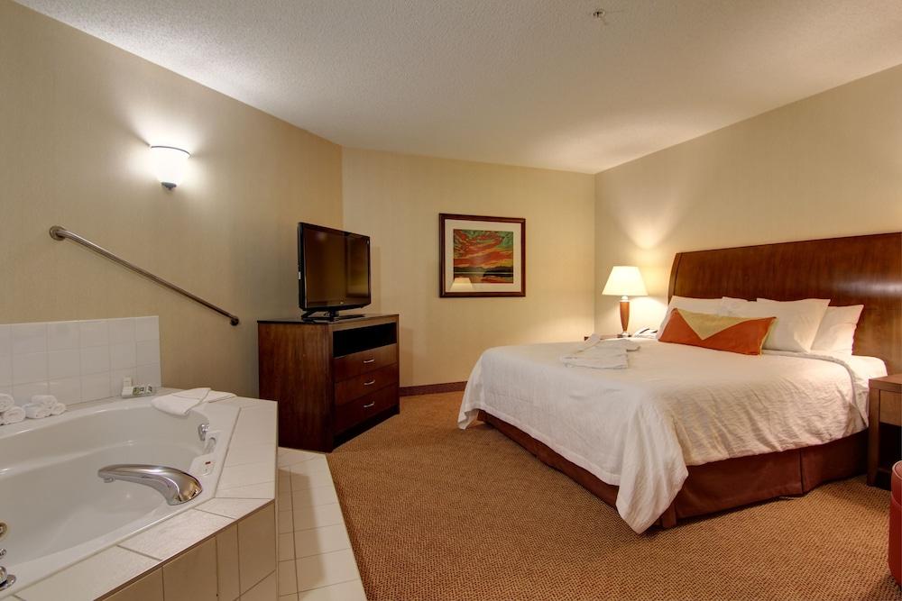 Hilton Garden Inn Calgary Airport Екстер'єр фото