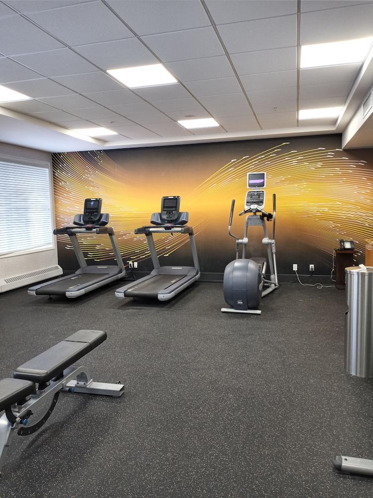 Hilton Garden Inn Calgary Airport Екстер'єр фото