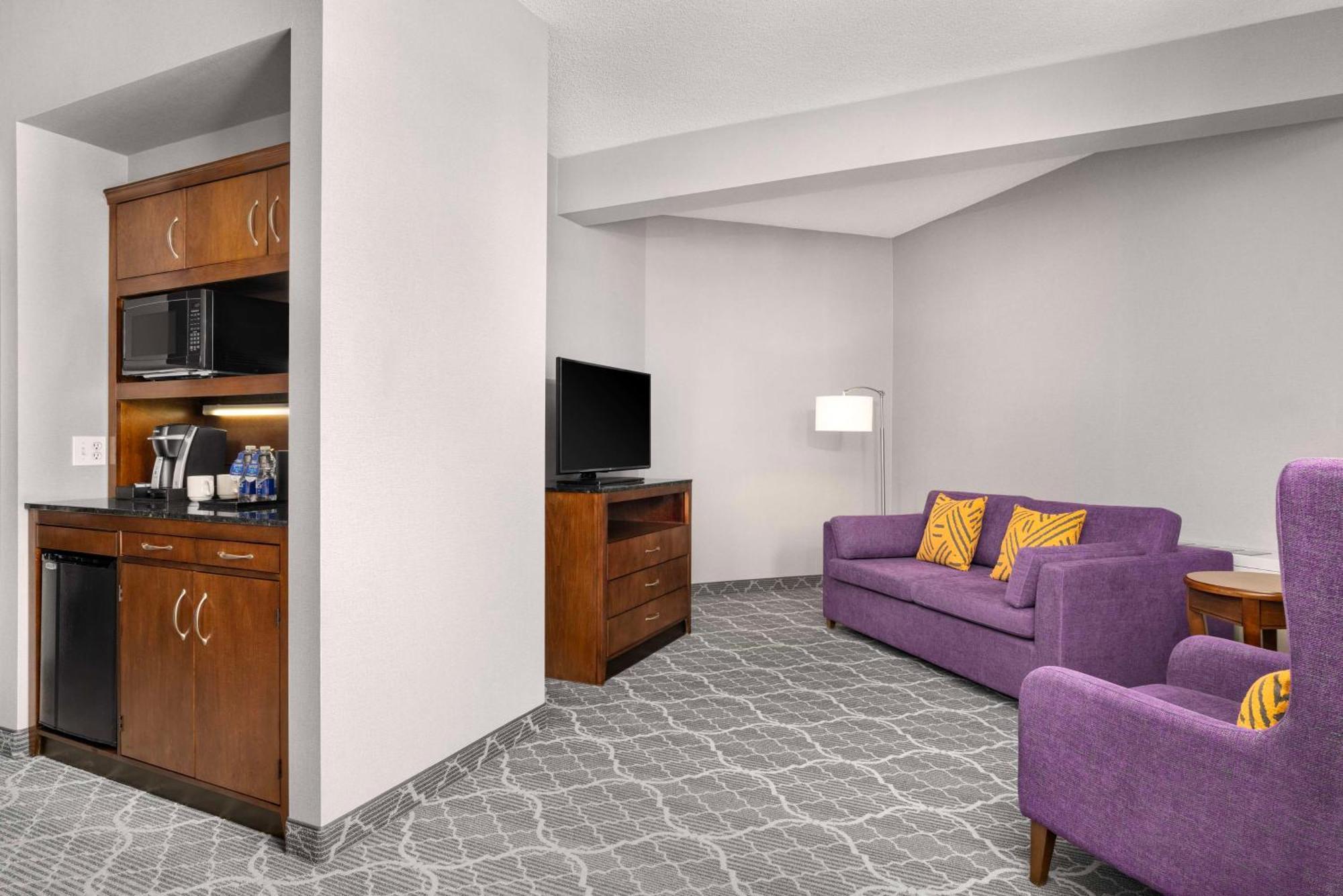 Hilton Garden Inn Calgary Airport Екстер'єр фото
