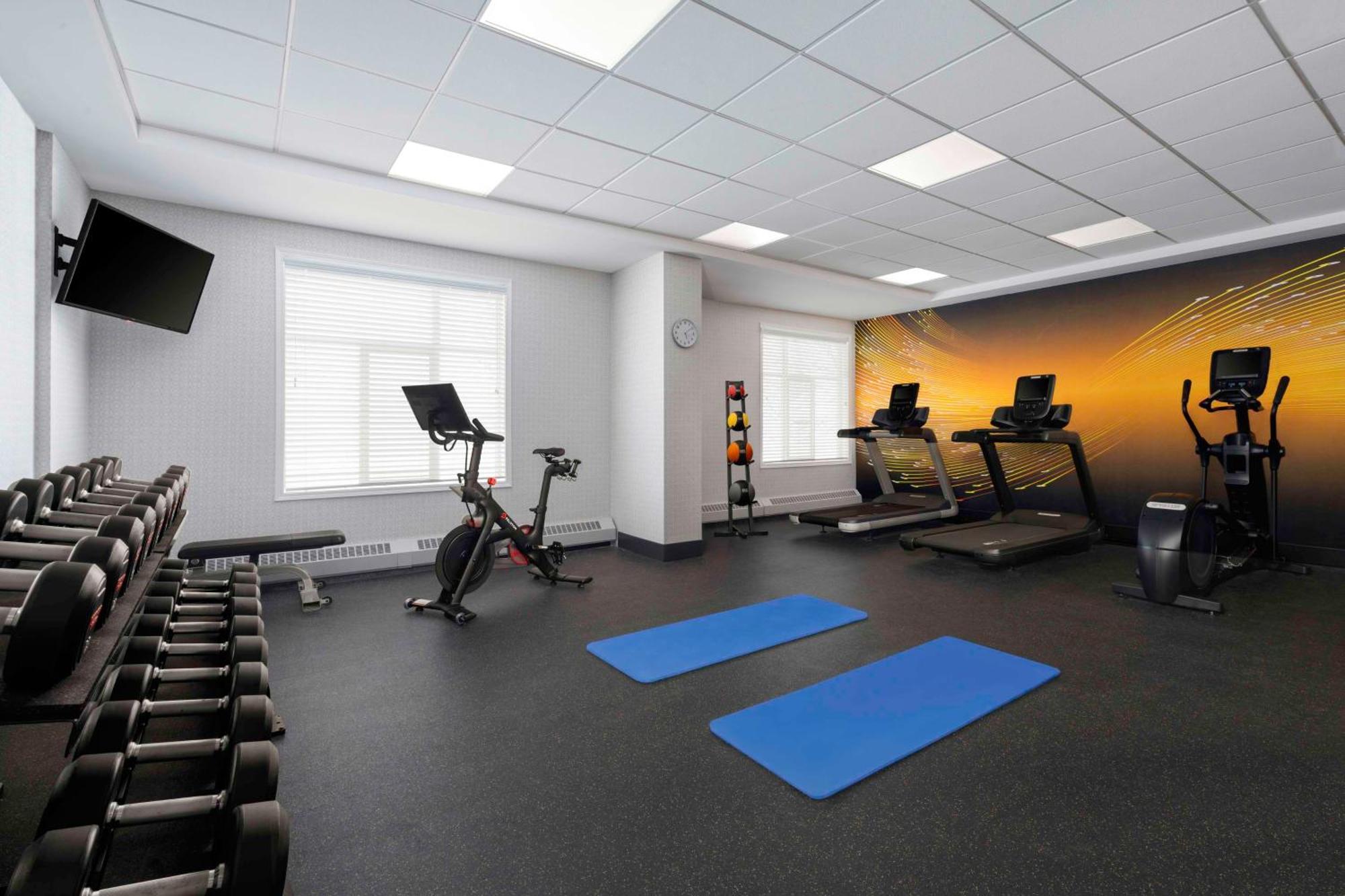 Hilton Garden Inn Calgary Airport Екстер'єр фото