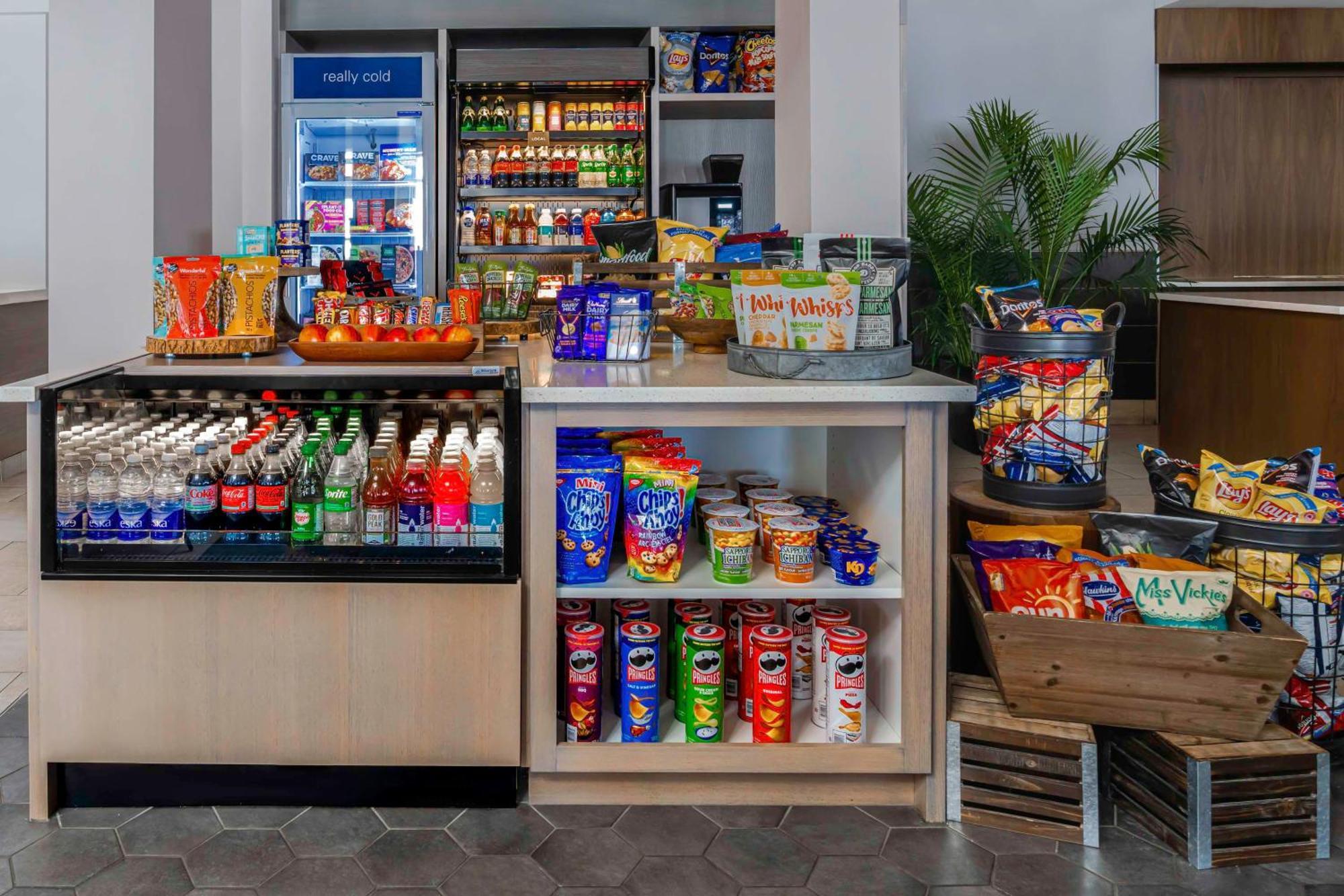 Hilton Garden Inn Calgary Airport Екстер'єр фото